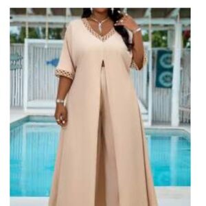 NWOT 🔥 Cream Women's Elegant Pant Top Set